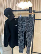 Load image into Gallery viewer, OTR leggings. Black/Grey Leopard. Pre-order.
